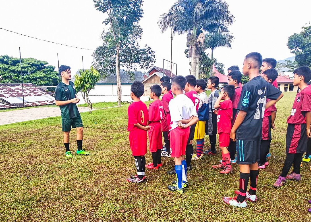 Inilah cikal bakal pesepakbola dari Padang Panjang yang tergabung dalam sekolah sepakbola Indonesia Muda Soccer School